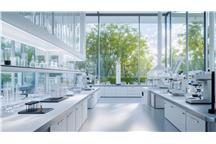 Jak wybrać dobrze wyposażenie i meble laboratoryjne?