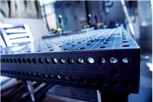 Czym są stoły montażowe i dlaczego warto je stosować?